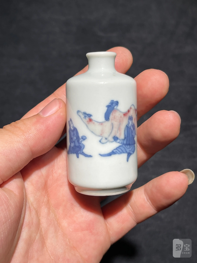 清中期 青花釉里红人物纹鼻烟壶 - 图2
